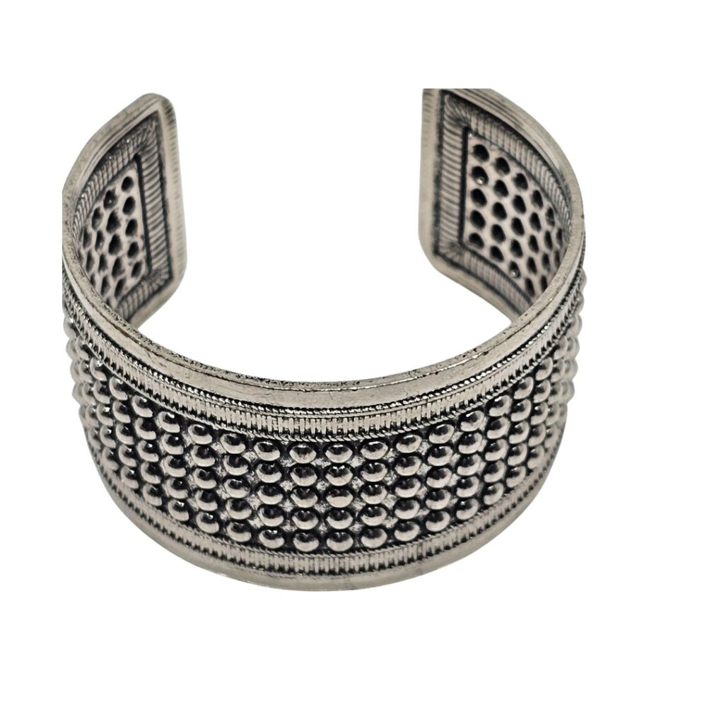 Bold Industrial Brass Cuff Bracelet – Edgy Statement Jewelry for Trendsetters - Picture 2 of 4